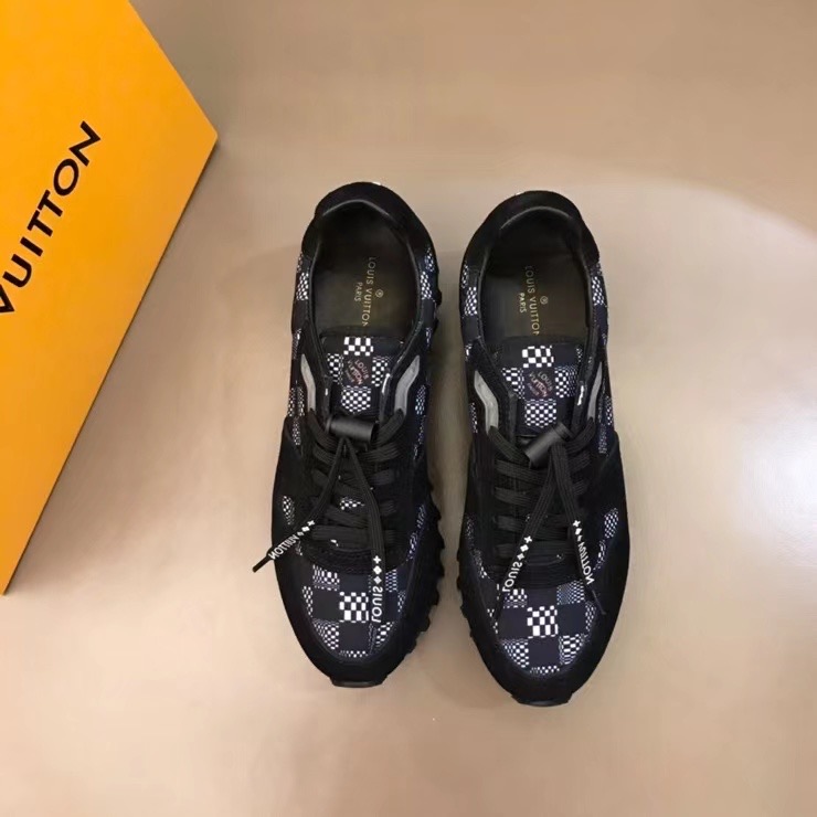 Pre-owned Lv Runner Active Low Trainers In Black